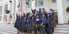 Un instante de la graduación de 2º de Bachillerato / Juan Ignacio Ponce