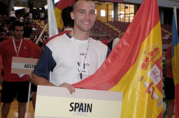 El profesor de MIT School Víctor Pérez Luque 