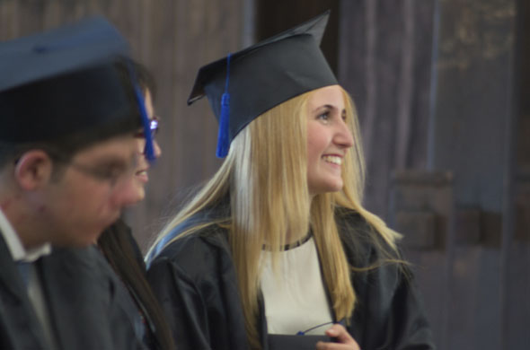 Alumnos y alumnas de Bachillerato de MIT School durante la graduación 2012/2013