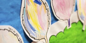 Detalle de uno de los trabajos que decoran las paredes de MIT School