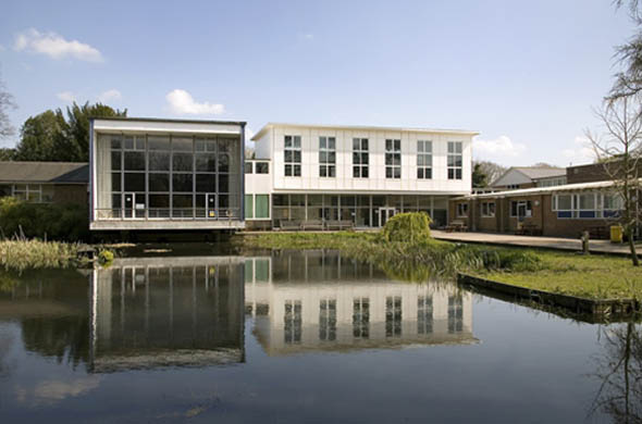 Instalaciones de Barton Court, uno de los institutos al que irán los estudiantes de MIT School
