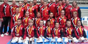 Los miembros del club Goju Ryu, en el que entrenan los alumnos de MIT School, que han acudido al Campeonato de España