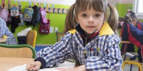 Una de las alumnas de Infantil de MIT School en clase de Inglés