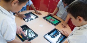 Alumnos y alumnas de Infantil se divierten con sus iPads en MIT School