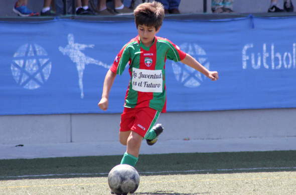 El alumno de MIT School Carlos Orozco durante un partido