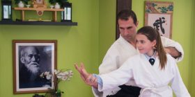 El maestro de MIT Antonio Quero impartiendo una clase de Aikido